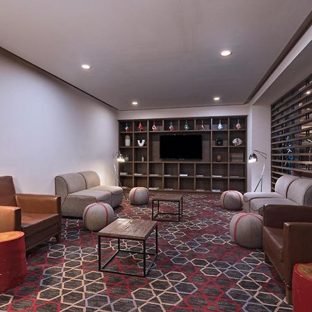 Four Points By Sheraton Galerias Monterrey Luaran gambar Library