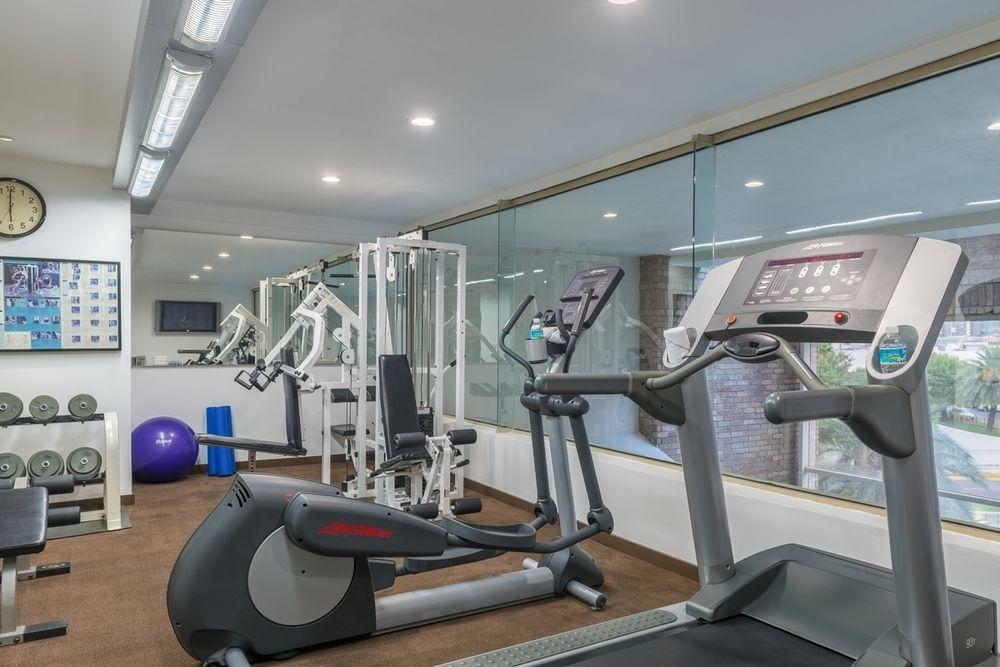 Four Points By Sheraton Galerias Monterrey Luaran gambar The gym at the hotel