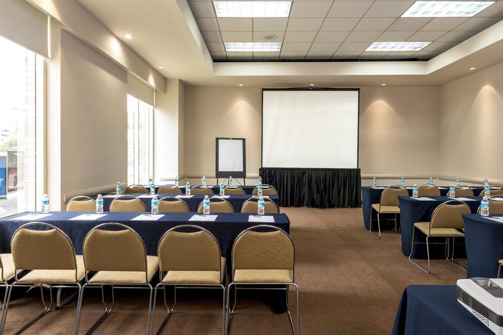Four Points By Sheraton Galerias Monterrey Luaran gambar Meeting room