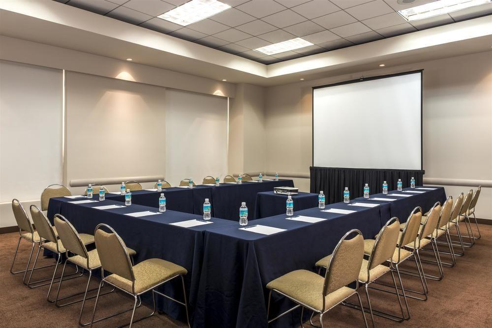 Four Points By Sheraton Galerias Monterrey Luaran gambar Meeting room at the Hilton San Diego Bayfront