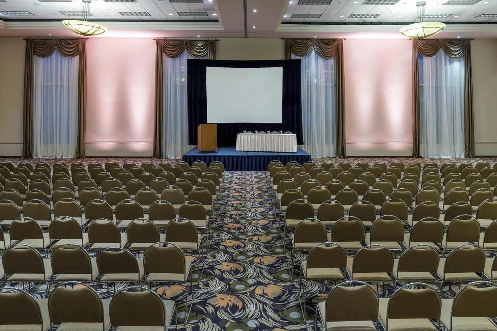 Four Points By Sheraton Galerias Monterrey Luaran gambar The ballroom at the Hilton San Francisco