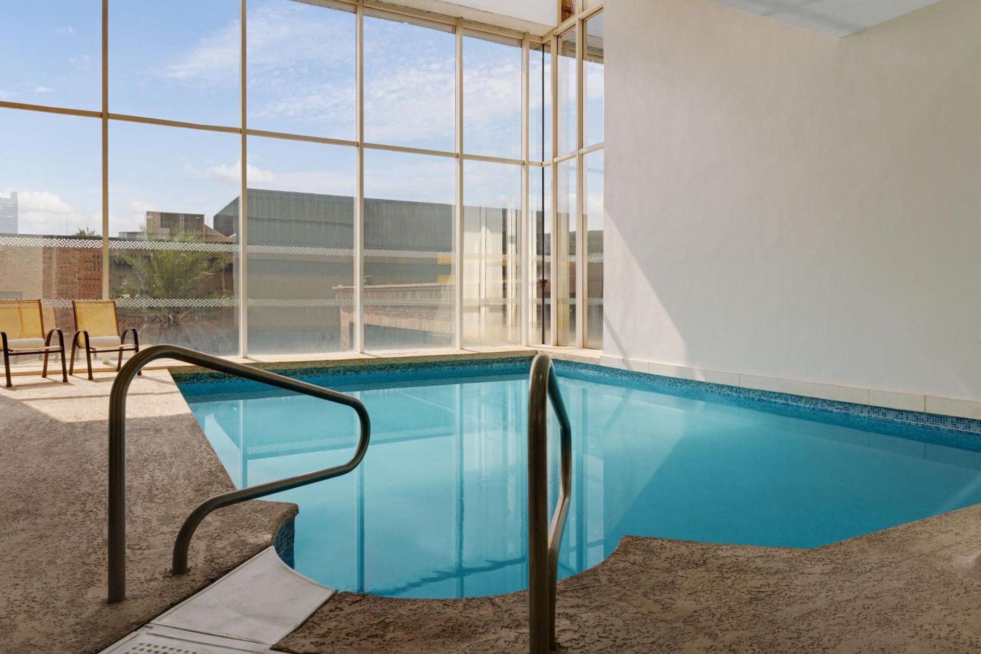 Four Points By Sheraton Galerias Monterrey Luaran gambar The pool at the 1964 Olympic Village
