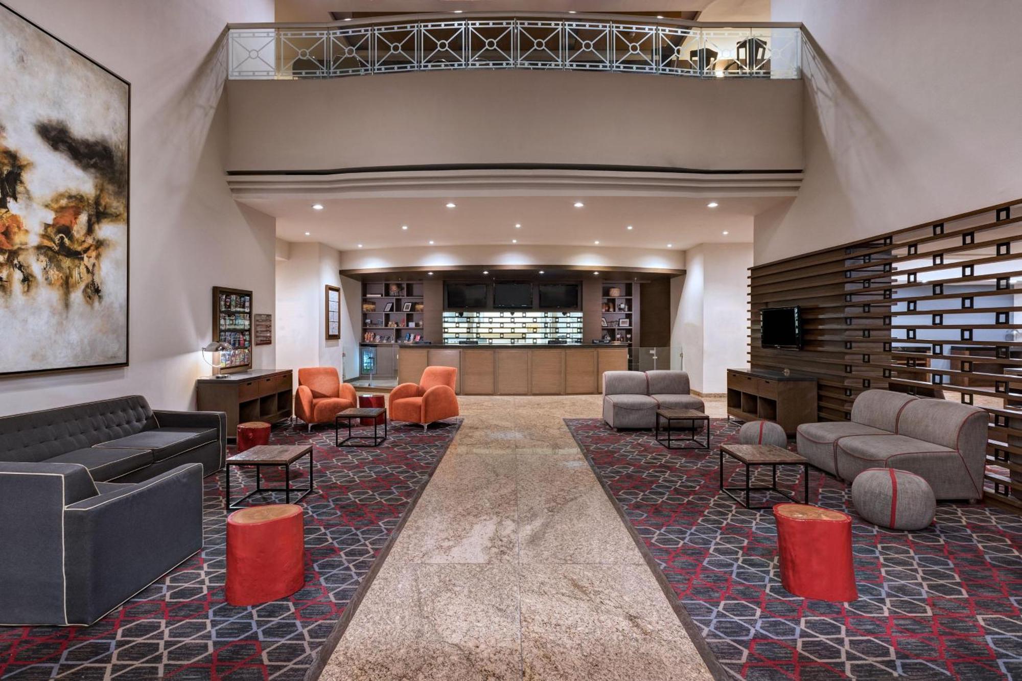 Four Points By Sheraton Galerias Monterrey Luaran gambar The lobby of the hotel